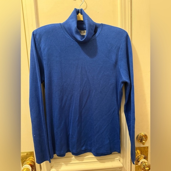 Carlisle Sweaters - New Carlisle 100% Silk Turtleneck Sweater